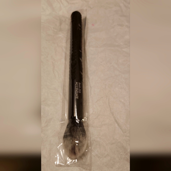 Moda Pro Accentuate Brush BMX 255 8" New in bag - Picture 2 of 4